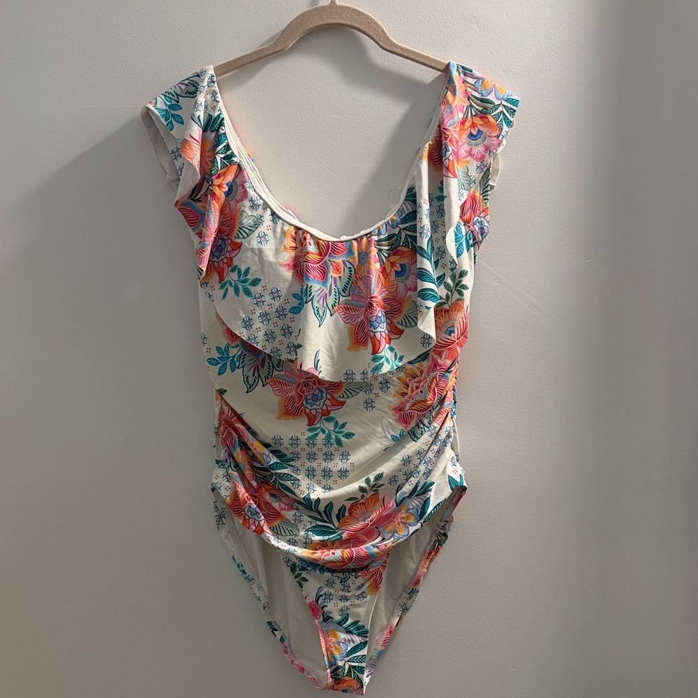 La Blanca Floral Ruffle One-Piece Swimsuit Size 16